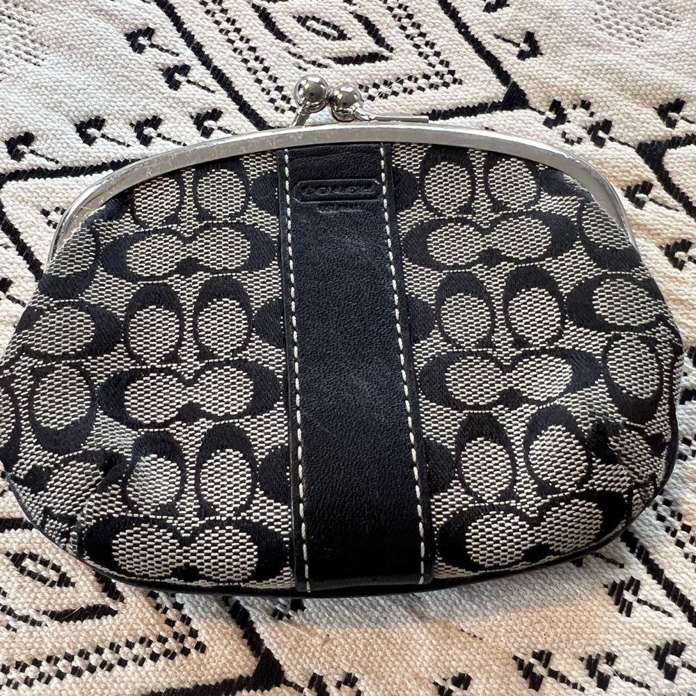 🔴SOLD -Authentic COACH coin wallet - Picture 1 of 5